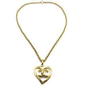 Chanel Cc Heart Pendant Metal Gold Gold_Plated Necklace Jewelry